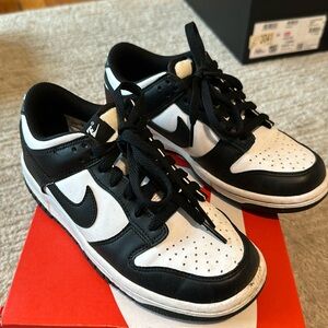 Panda dunks Sz 4.5 youth. Worn twice great condition